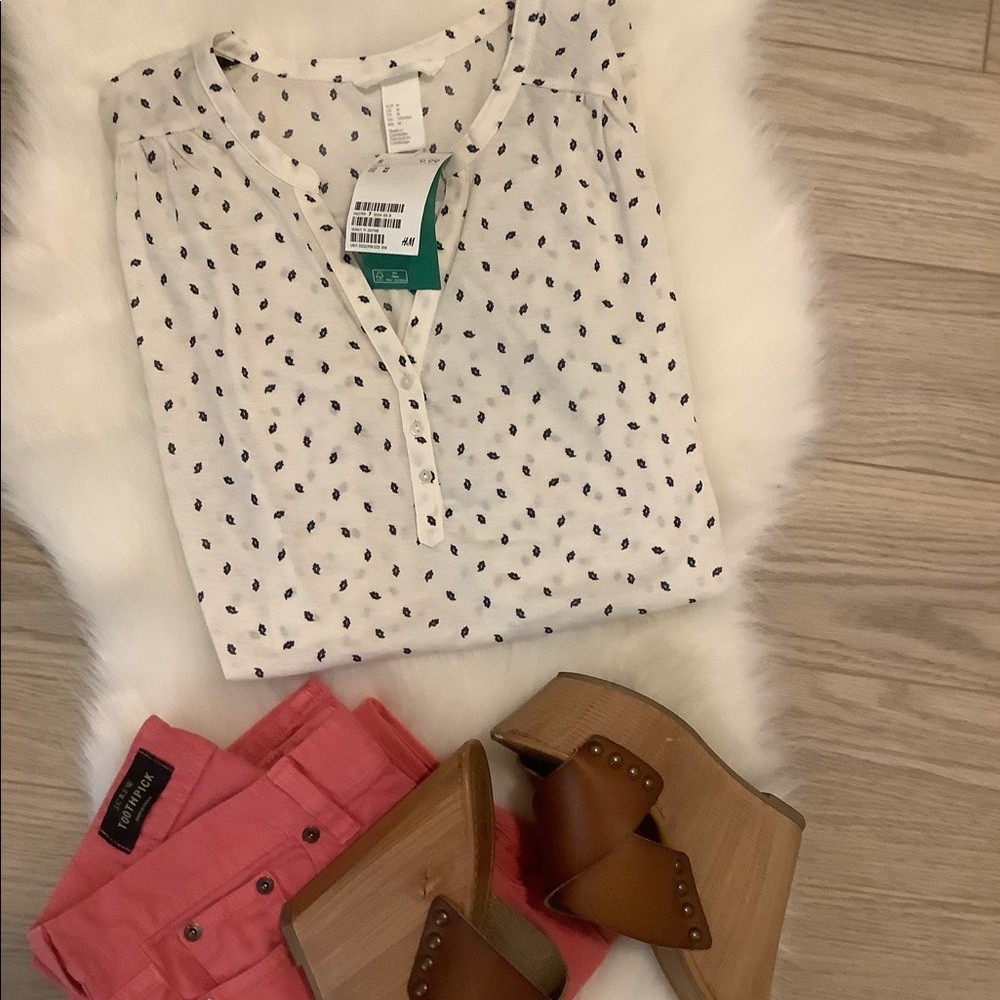 NWT H&M patterned top size medium❤️❤️❤️❤️